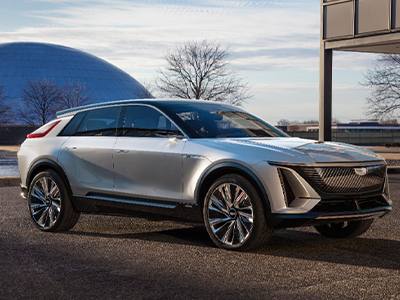 Cadillac’ın ilk elektrikli modeli üretim bandından indi.